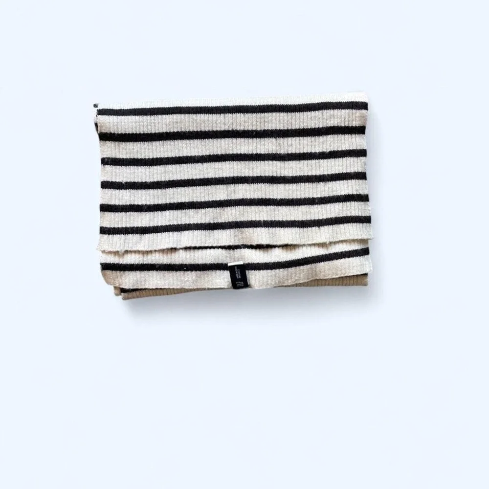 black +‎ cream striped wool blend lightweight scarf by GAP